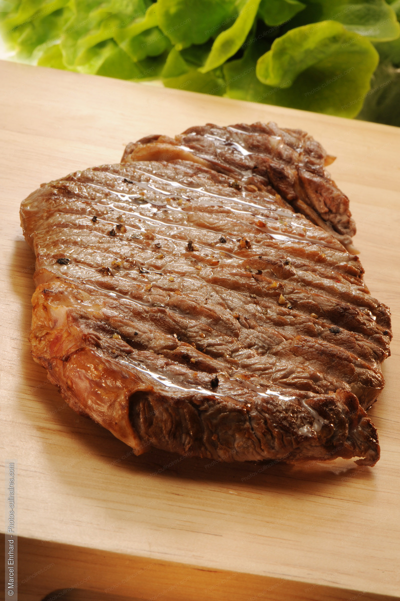 Faux filet de boeuf grill&eacute; - photo r&eacute;f&eacute;rence PC605N.jpg