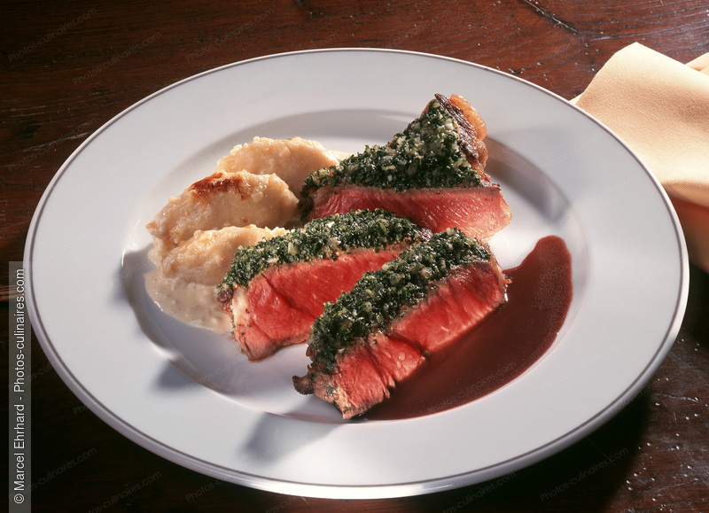 Faux filet de boeuf, sauce pinot noir - photo r&eacute;f&eacute;rence PC97.jpg