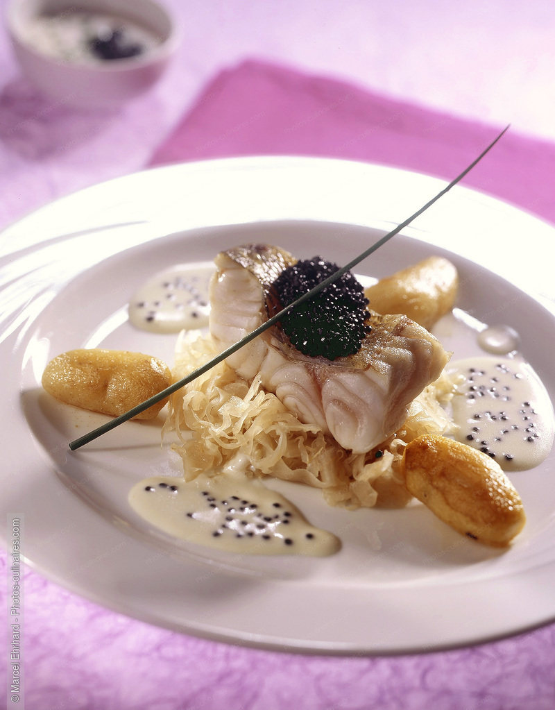 Filet de sandre sur choucroute - photo r&eacute;f&eacute;rence PO681N.jpg