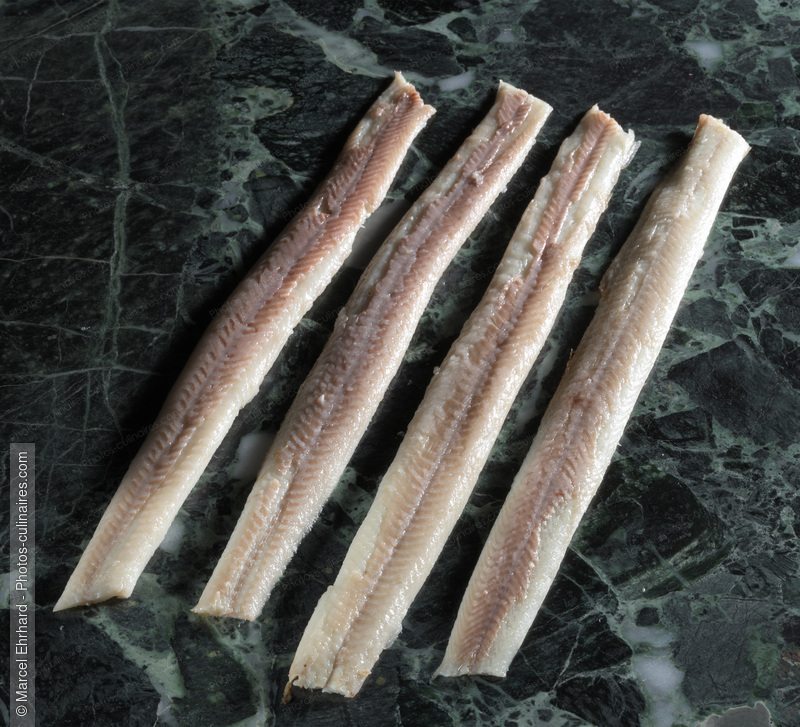 Filets d'anguilles fum&eacute;s - photo r&eacute;f&eacute;rence PO657.jpg