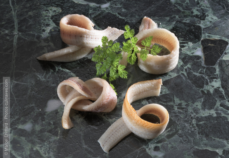 Filets d'anguilles roul&eacute;s fum&eacute;s - photo r&eacute;f&eacute;rence PO655.jpg