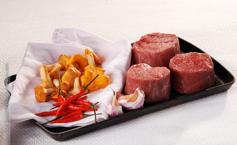 Filets de boeuf, piments et champignons - photo r&eacute;f&eacute;rence VC205N.jpg