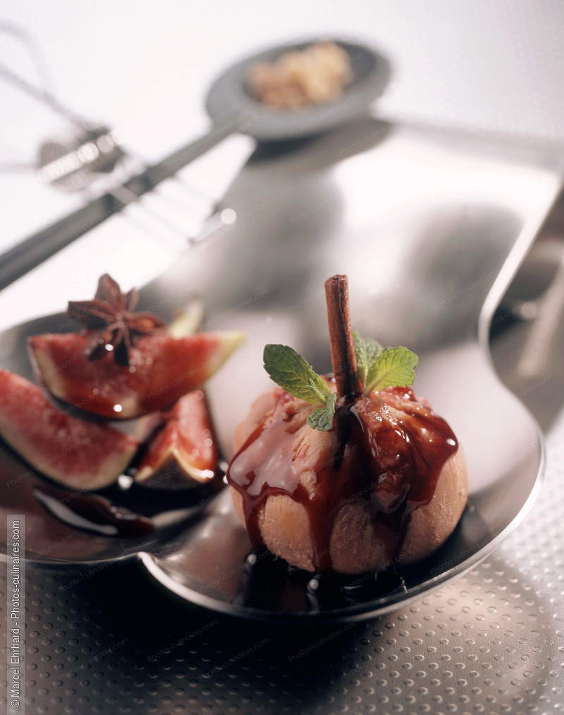 Foie gras d'oie aux figues et &agrave; la cannelle - photo r&eacute;f&eacute;rence FG8.jpg