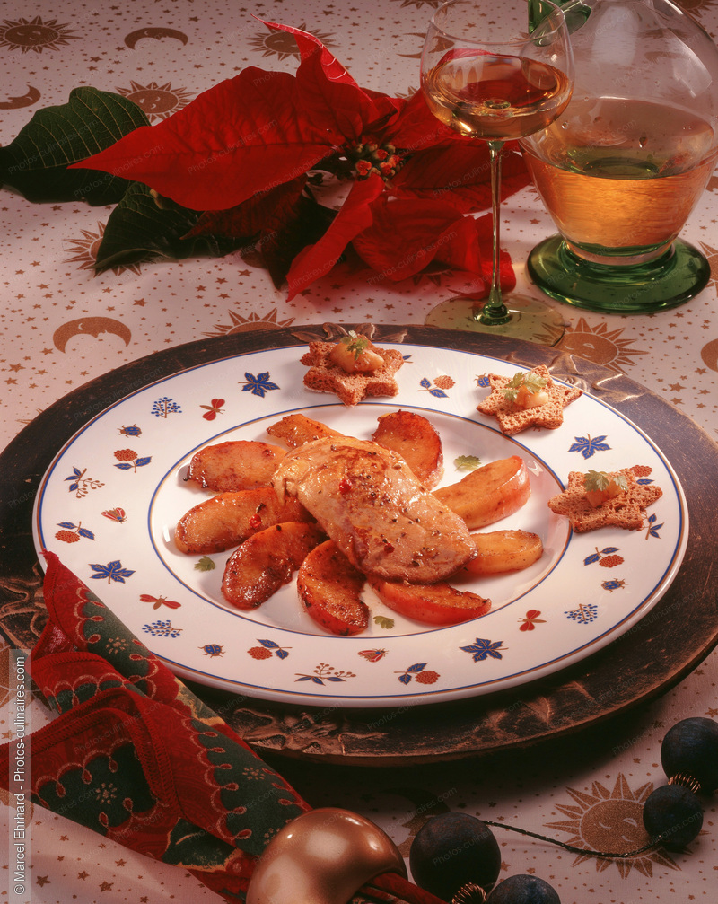 Foie gras po&ecirc;le au pain d'&eacute;pices et aux pommes - photo r&eacute;f&eacute;rence FG25.jpg