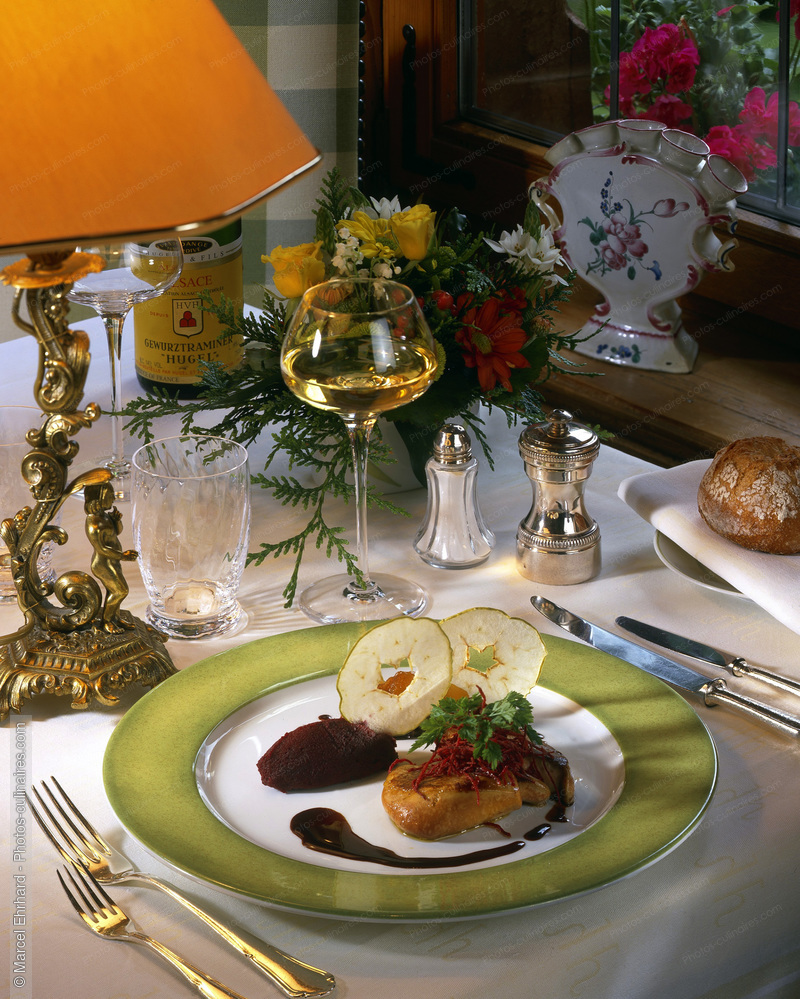 Foie gras poêlé , pomme verte et navet rouge - photo référence PC239.jpg