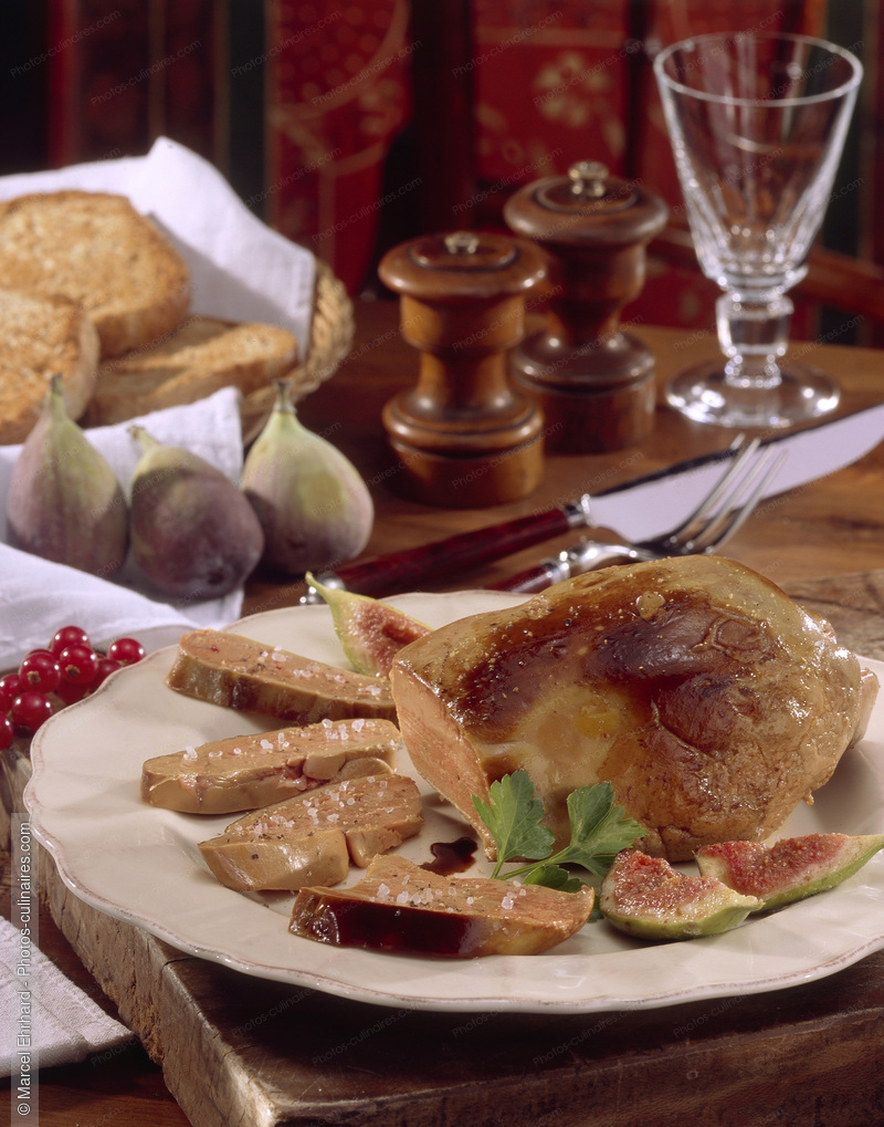 Foie gras po&ecirc;l&eacute; - photo r&eacute;f&eacute;rence FG102.jpg