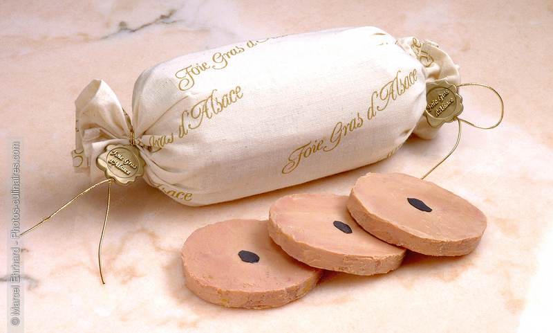 Foie gras truff&eacute; au torchon - photo r&eacute;f&eacute;rence FG122N.jpg