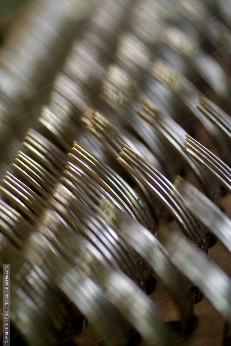 Fourchette sur pr&eacute;sentoir - photo r&eacute;f&eacute;rence AT158N.jpg