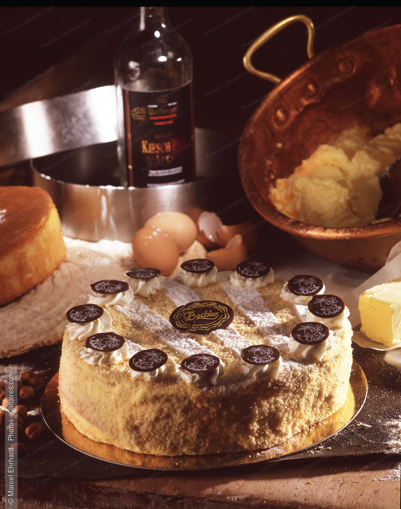 G&acirc;teau au kirsch - photo r&eacute;f&eacute;rence DE732N.jpg