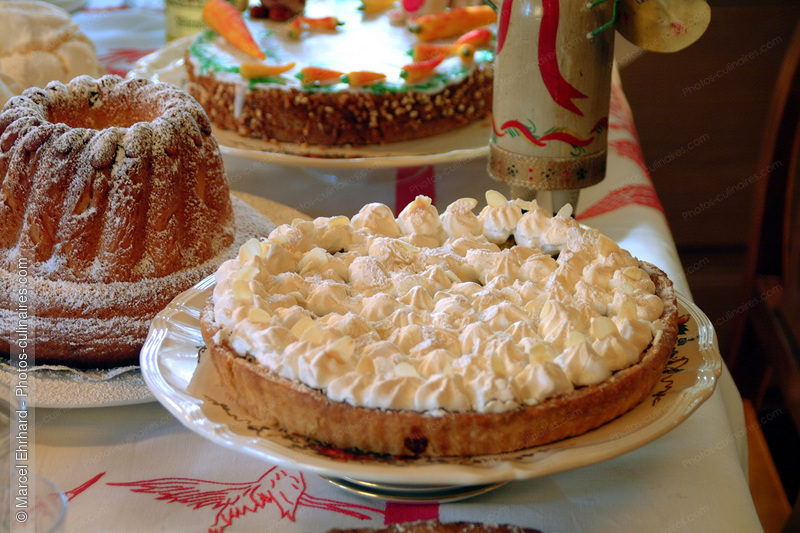 G&acirc;teau meringu&eacute; et kougelhopf - photo r&eacute;f&eacute;rence DE92N.jpg