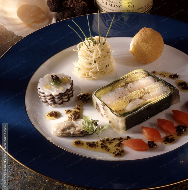 Gel&eacute;e de saint Jacques aux truffes et poireaux confits - photo r&eacute;f&eacute;rence PO9.jpg