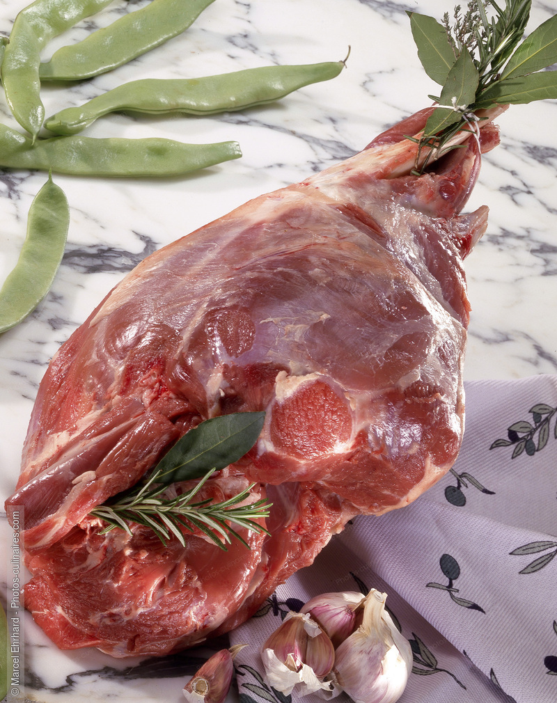 Gigot d'agneau cru avec os - photo r&eacute;f&eacute;rence VC140.jpg
