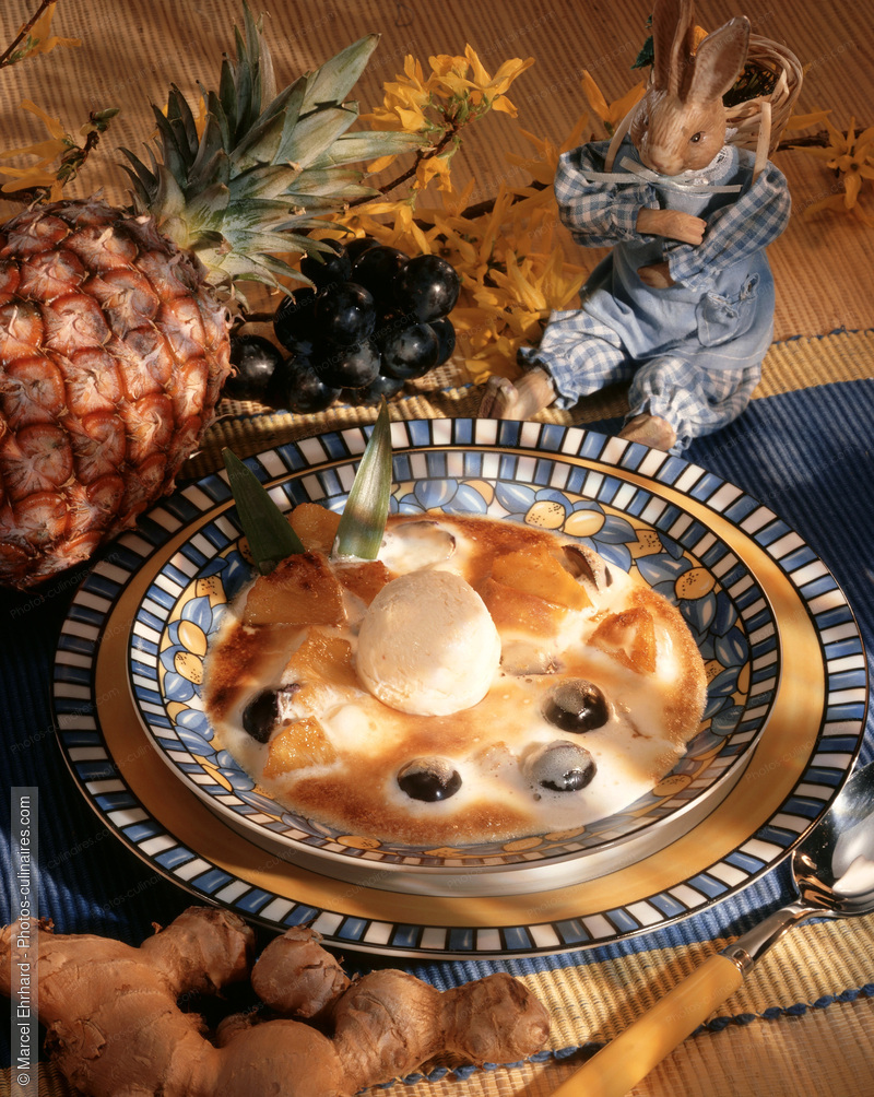 Gratin d'ananas frais et de raisin au gingembre - photo r&eacute;f&eacute;rence DE21.jpg