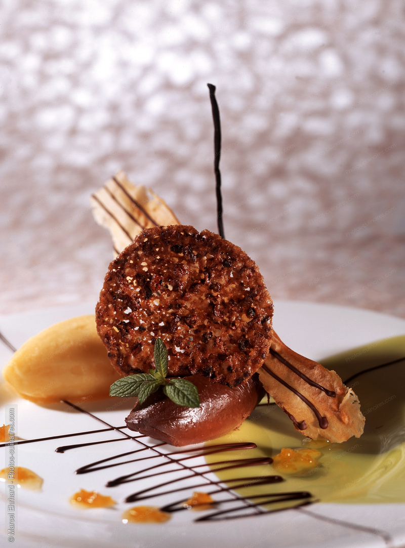 Macaron au chocolat - photo r&eacute;f&eacute;rence DE33.jpg