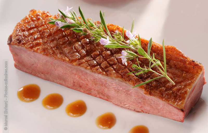Magret de canard au romarin, - photo r&eacute;f&eacute;rence PC695N.jpg