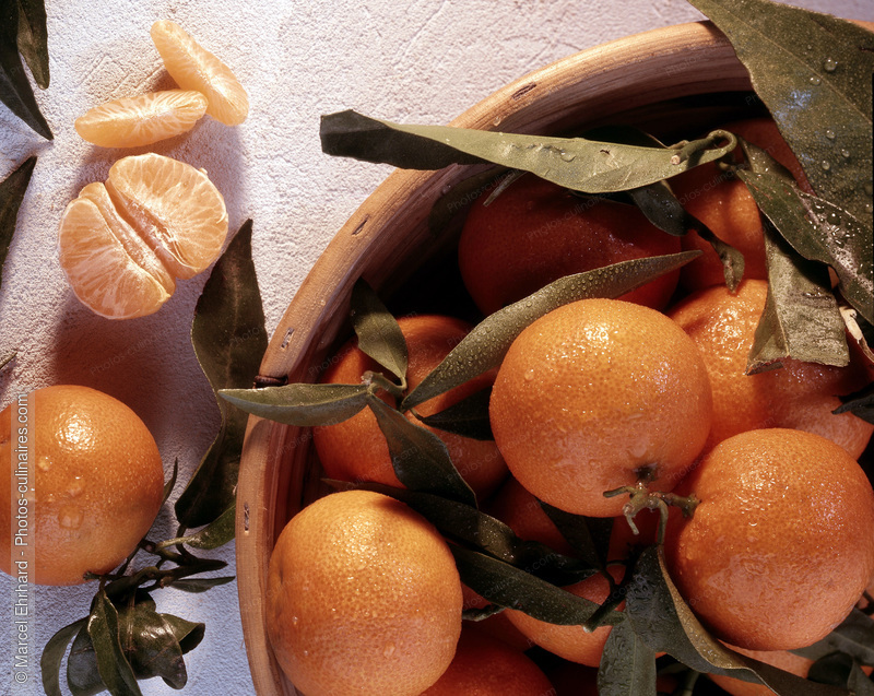 Mandarine dans un panier - photo référence FRU16.jpg