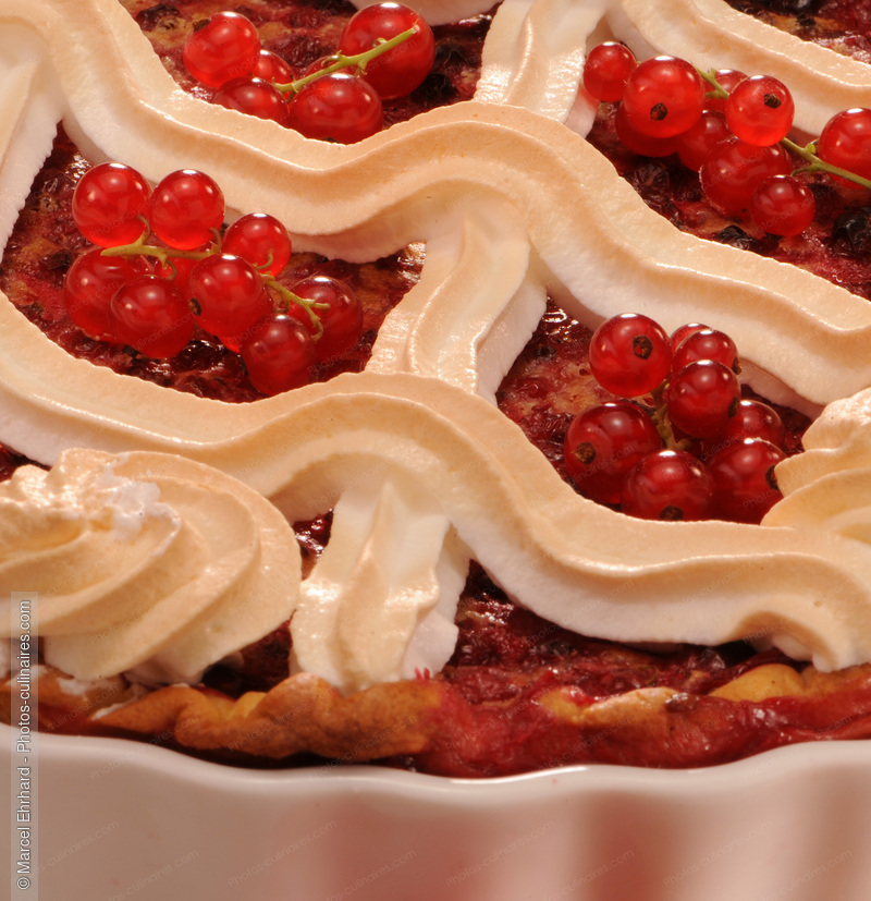 Meringue sur fruits rouges - photo r&eacute;f&eacute;rence DE474N.jpg