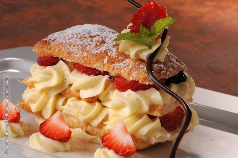 Mille feuille fraises et framboise - photo r&eacute;f&eacute;rence DE569N.jpg