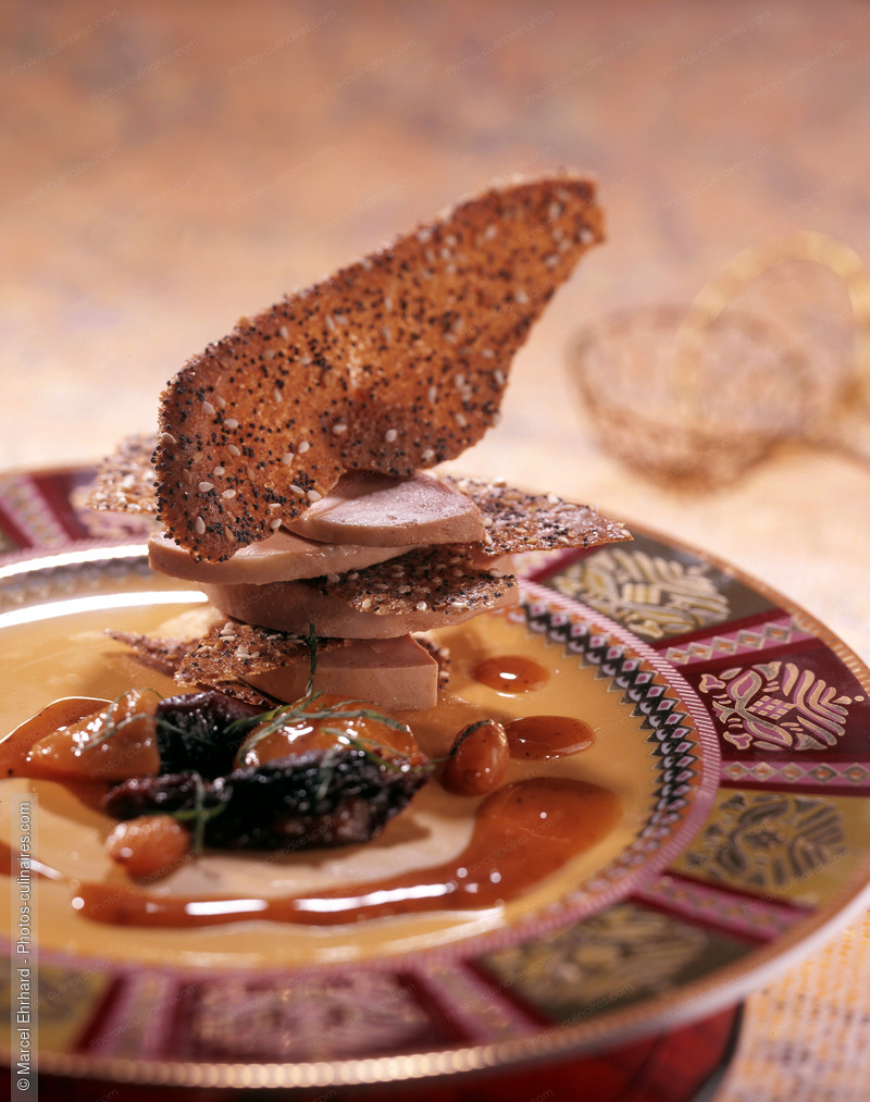 Millefeuille de foie gras de canard aux fruits secs &eacute;pic&eacute;s - photo r&eacute;f&eacute;rence FG6.jpg