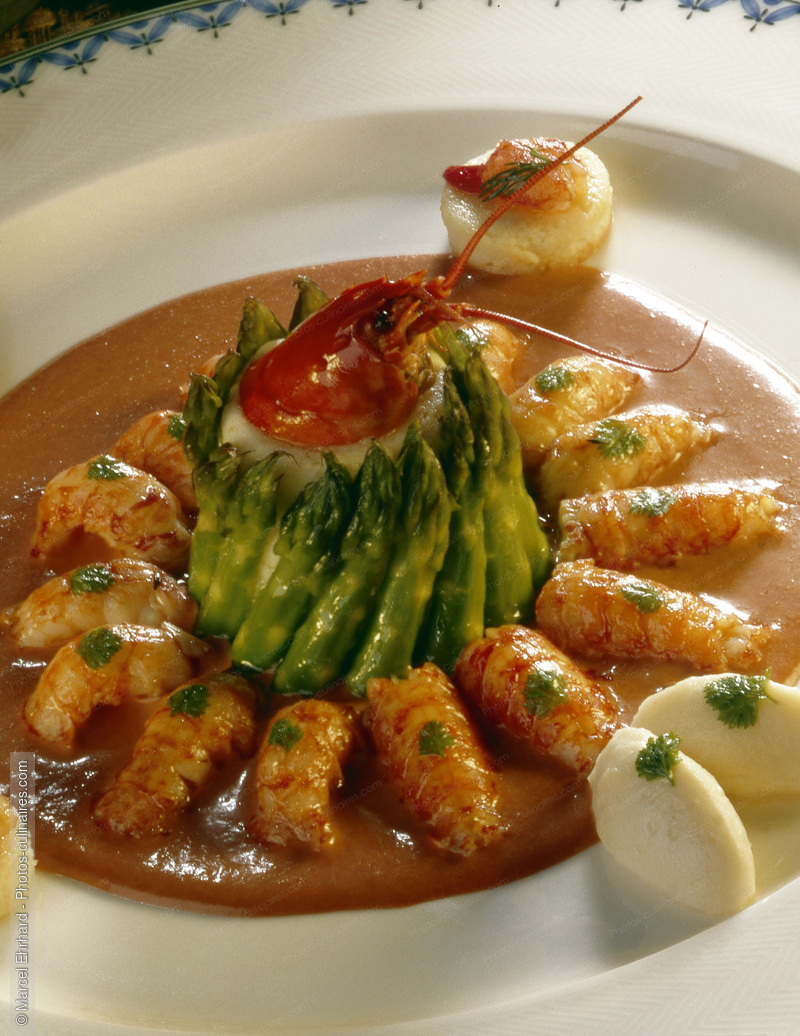 Mousseline de brochet aux &eacute;crevisses et asperges - photo r&eacute;f&eacute;rence PO162.jpg