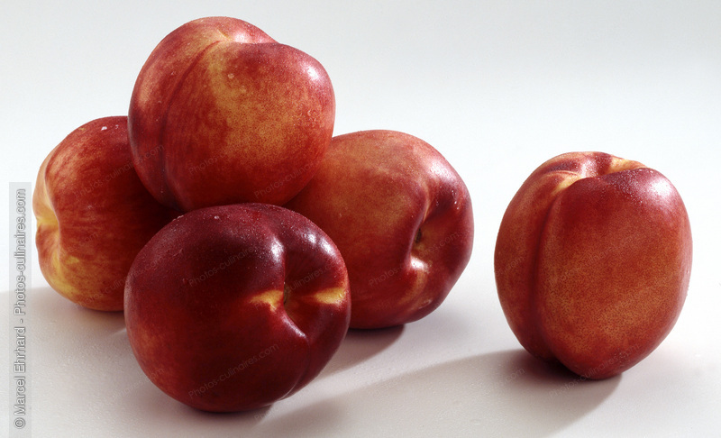 Nectarines jaunes, - photo r&eacute;f&eacute;rence FRU72.jpg