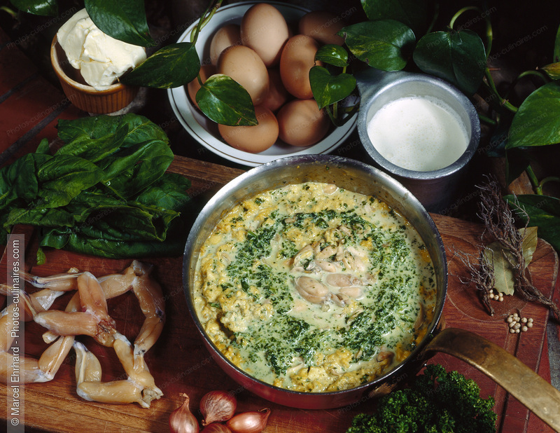 Oeufs brouill&eacute;es au cuisse de grenouilles - photo r&eacute;f&eacute;rence PC942.jpg