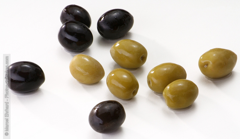 Olives vertes et noires - photo r&eacute;f&eacute;rence LE487N.jpg