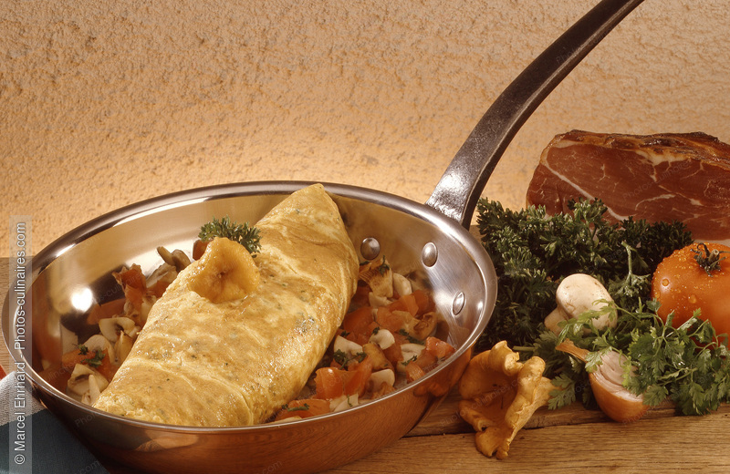 Omelette roul&eacute;e aux l&eacute;gumes et au jambon - photo r&eacute;f&eacute;rence OE06.jpg