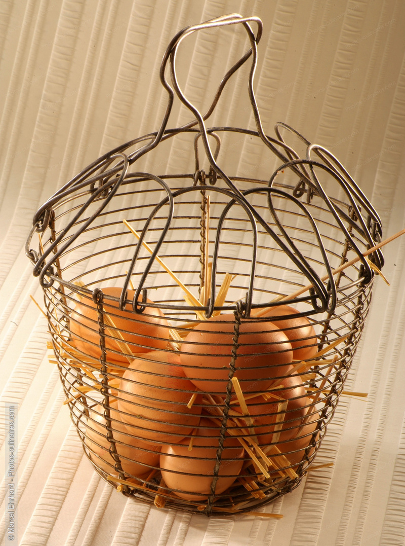 Panier d'oeufs - photo r&eacute;f&eacute;rence OE45N.jpg