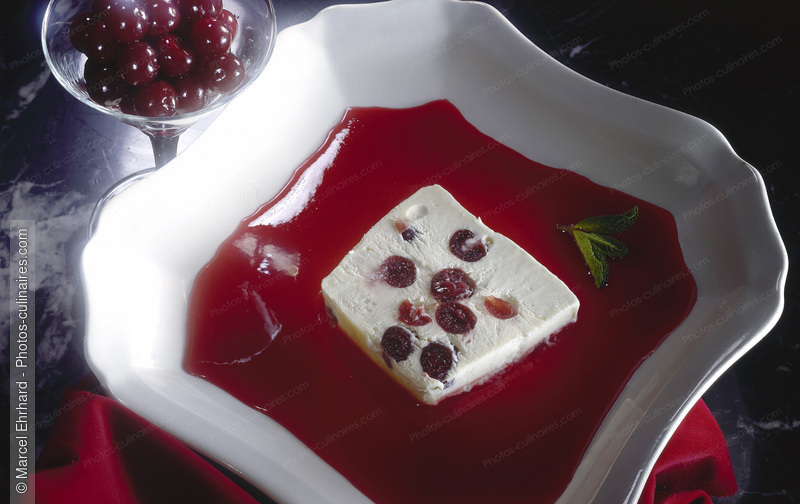 Parfait glac&eacute; aux griottes - photo r&eacute;f&eacute;rence DE641.jpg