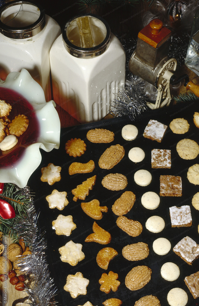 Petits g&acirc;teaux de No&euml;l - photo r&eacute;f&eacute;rence DE688.jpg