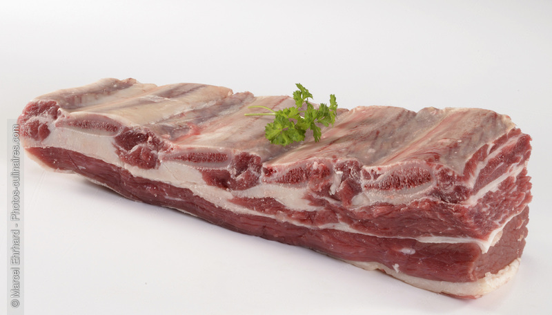 Plat de c&ocirc;tes de boeuf crues - photo r&eacute;f&eacute;rence VC292N.jpg