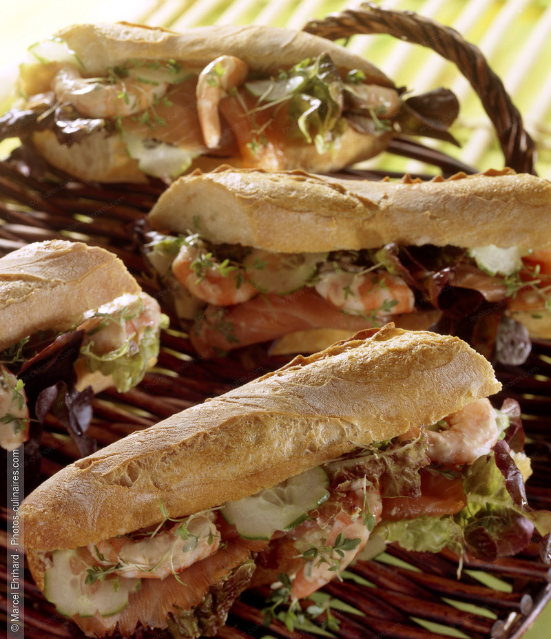 Plateau de sandwich aux crevettes et saumon - photo r&eacute;f&eacute;rence KP77.jpg