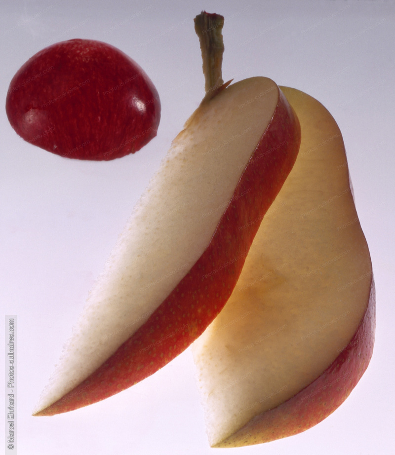 Poire tranch&eacute;e en quartier - photo r&eacute;f&eacute;rence FRU149.jpg