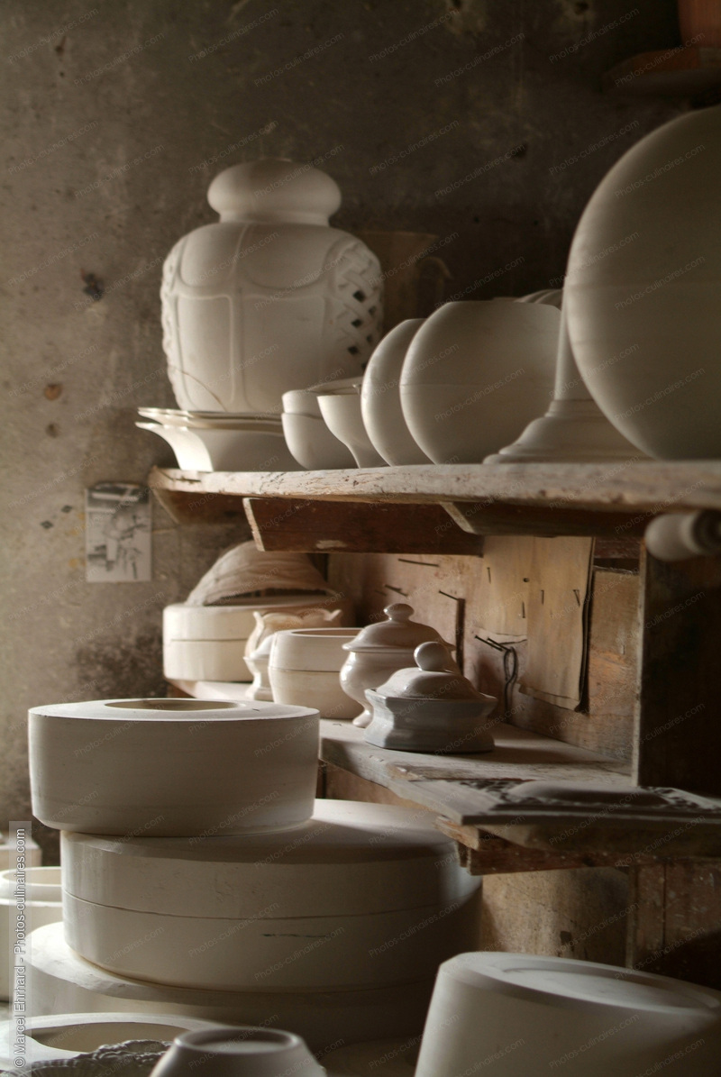 Poterie avant cuisson - photo r&eacute;f&eacute;rence AT152N.jpg