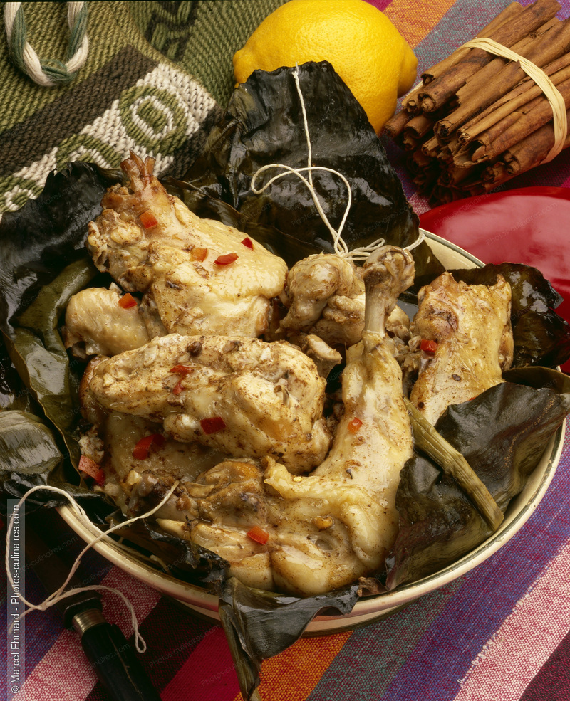 Poulet au citron cuit dans une feuille de bananier - photo r&eacute;f&eacute;rence PC329.jpg