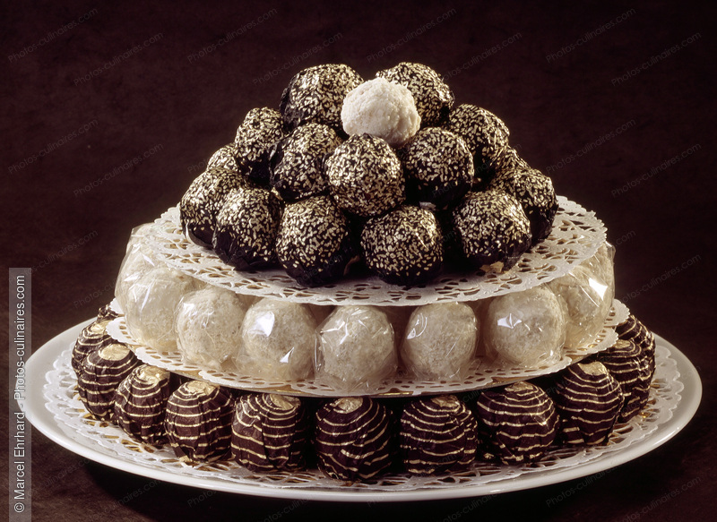Pyramide de confiserie - photo r&eacute;f&eacute;rence DE382.jpg