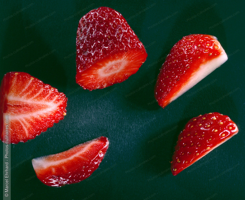 Quartier de fraises - photo r&eacute;f&eacute;rence FRU135.jpg