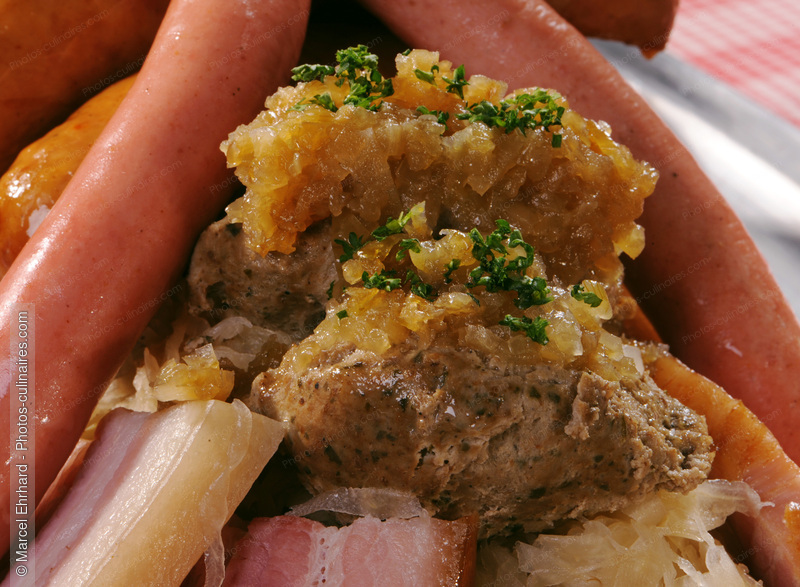 Quenelles de foie et charcuterie - photo r&eacute;f&eacute;rence PC585N.jpg