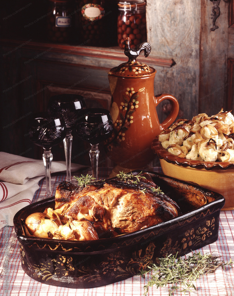 Roti de porc aux oignons et &agrave; l'ail - photo r&eacute;f&eacute;rence PC150.jpg