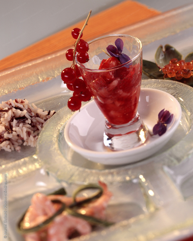 Salade de fraises et de groseilles - photo r&eacute;f&eacute;rence AB31.jpg