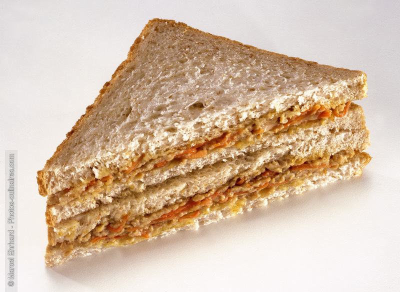 Sandwich club saumon mayonnaise sur pain de seigle - photo r&eacute;f&eacute;rence KP192.jpg