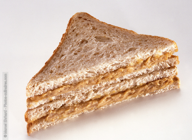 Sandwich club thon sur pain de seigle - photo r&eacute;f&eacute;rence KP193.jpg