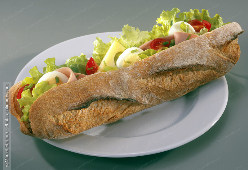 Sandwich sur assiette, - photo r&eacute;f&eacute;rence KP38.jpg