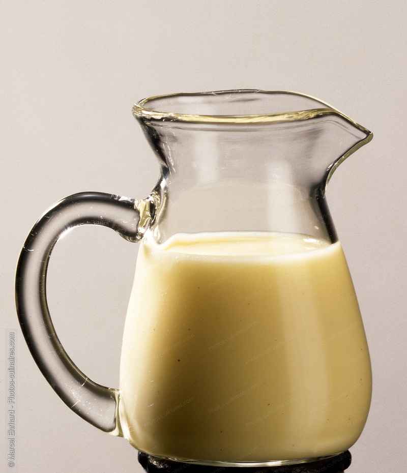 Sauce cr&egrave;me anglaise - photo r&eacute;f&eacute;rence DE548.jpg