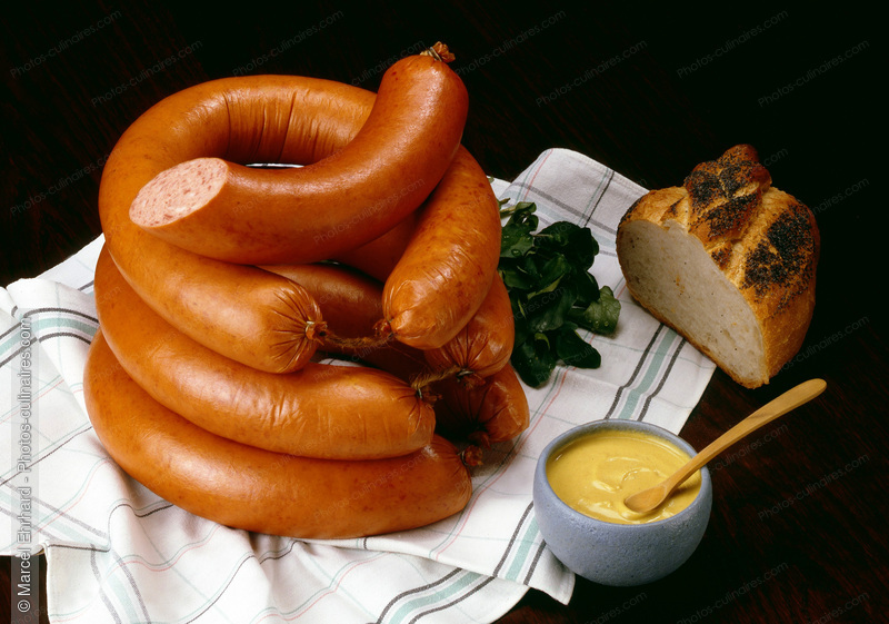 Saucisse fum&eacute;e - photo r&eacute;f&eacute;rence CH66.jpg