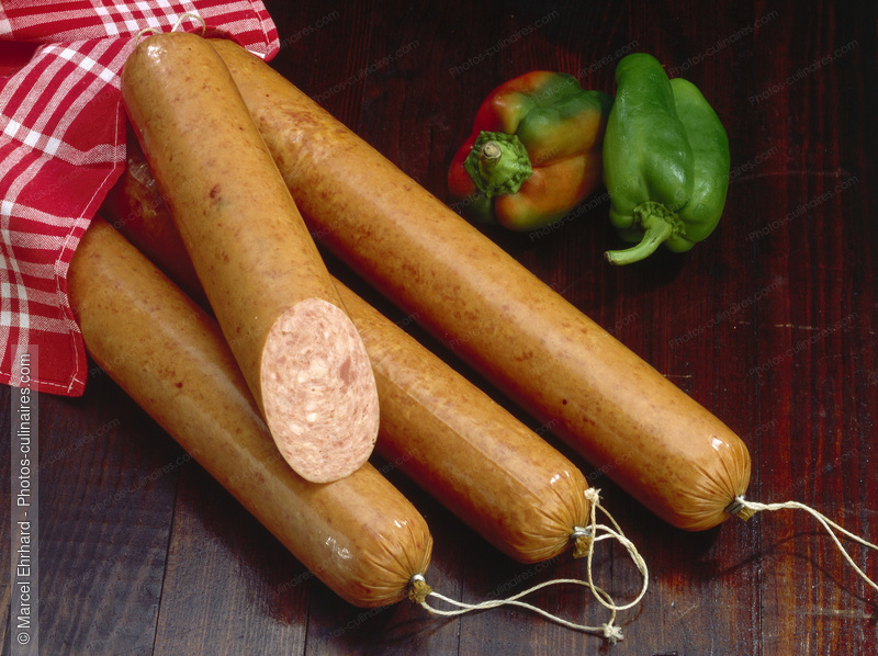 Saucisses &agrave; l'ail - photo r&eacute;f&eacute;rence CH272.jpg