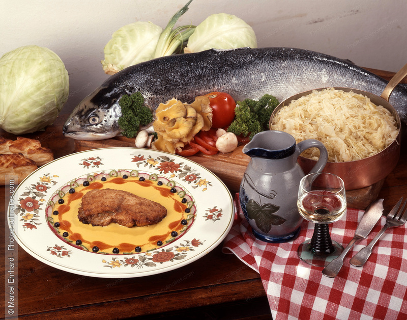 Saumon &agrave; l'alsacienne - photo r&eacute;f&eacute;rence PO6.jpg