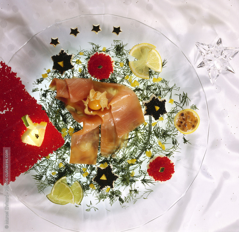 Saumon fum&eacute; sur assiette - photo r&eacute;f&eacute;rence PO611.jpg