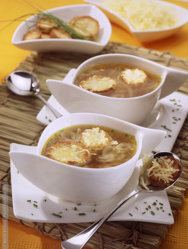 Soupe &agrave; l'oignon gratin&eacute;e - photo r&eacute;f&eacute;rence SO15.jpg